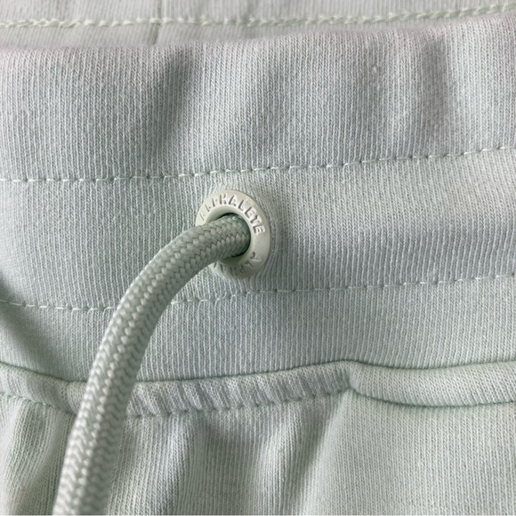 Alphalete Core Shorts in Frozen Spring (Light Green) Size XS Athletic Gym Wear - Picture 10 of 15